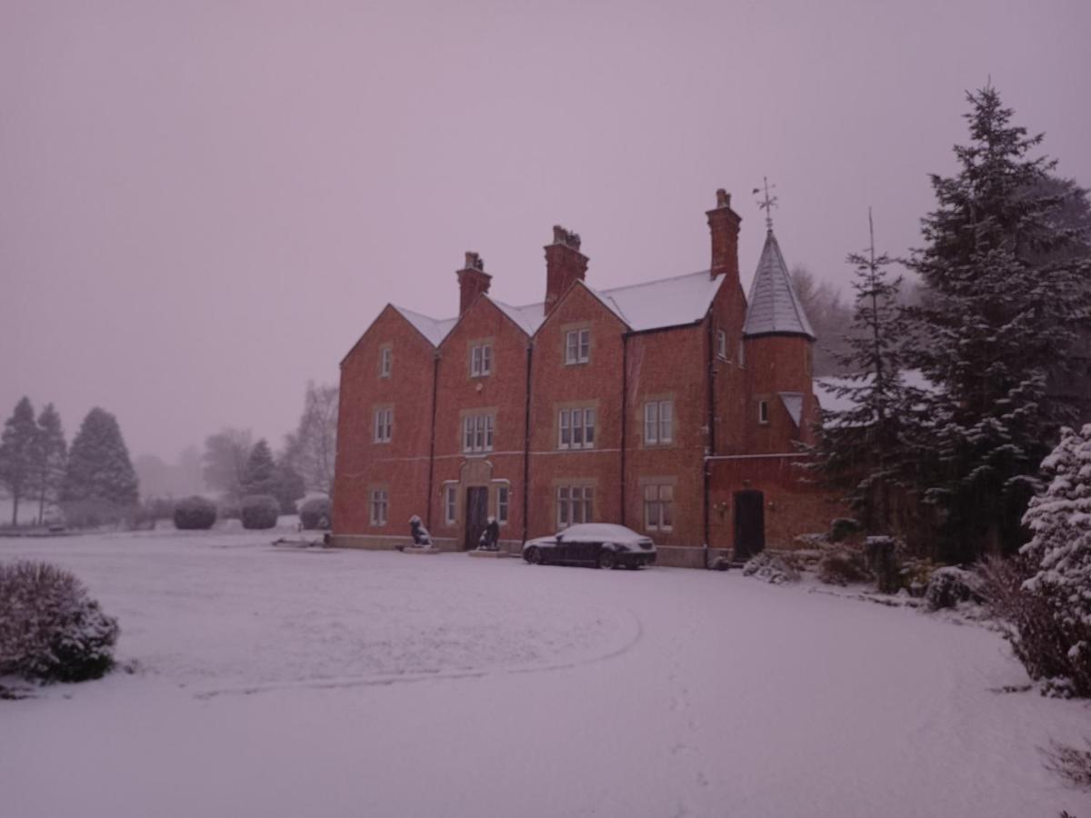 The West Wing At Eriviat Hall Hot Tub Henllan  Bagian luar foto